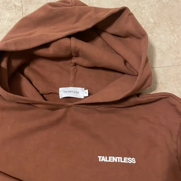 TALENTLESS WOMENS LIGHTWEIGHT HOODIE
Size small color| truffle - Picture 4 of 7